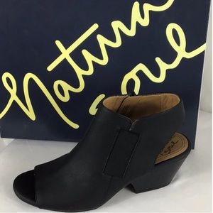 SOUL Naturalizer “Daph” Peep Toe Booties heels